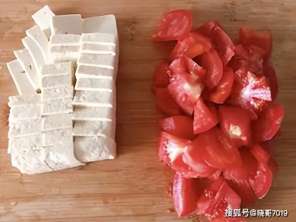 番茄炒豆腐：家常美味，营养丰富，色彩诱人，健康之选  第6张