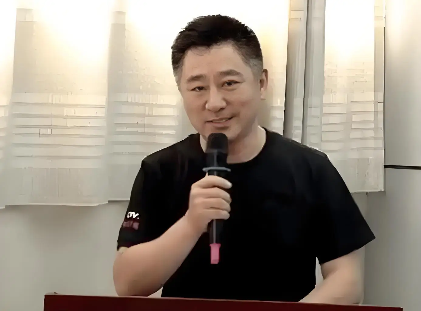 从售票员到央视名嘴：宫柏超的励志人生与传奇故事  第8张