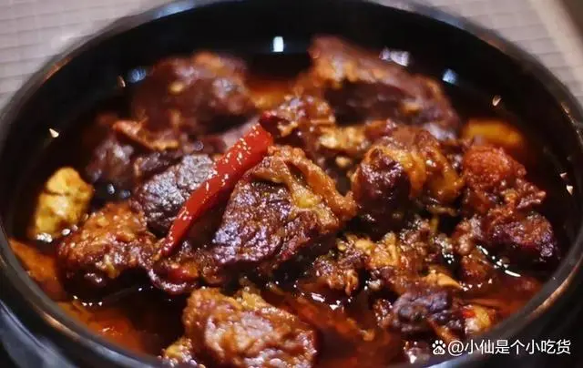 家庭版红烧牛肉的做法 色香味俱佳的经典菜肴  第1张