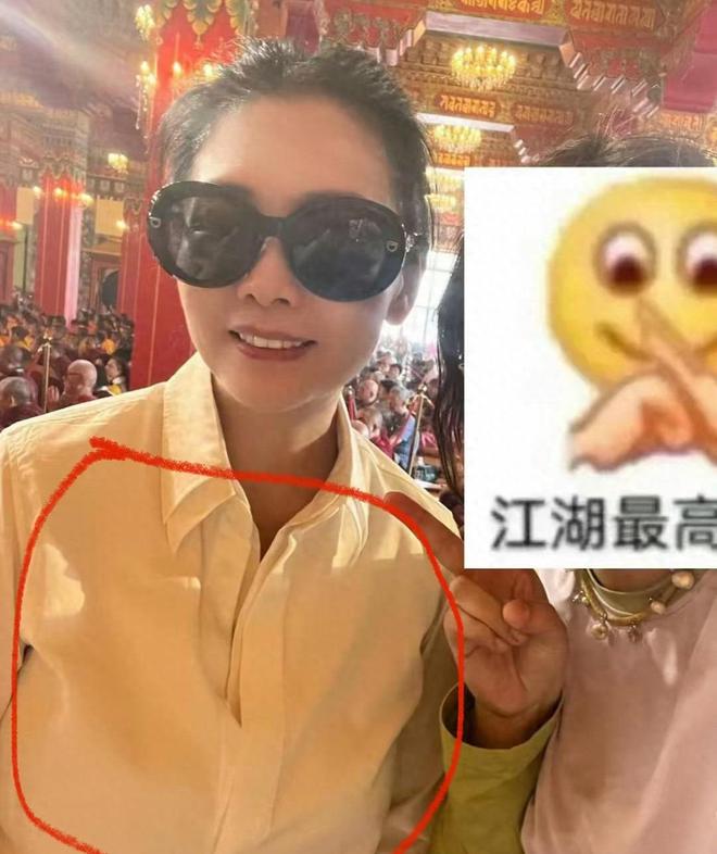 邱淑贞56岁现状：尼泊尔偶遇展现幸福婚姻，沈嘉伟深情相伴  第2张