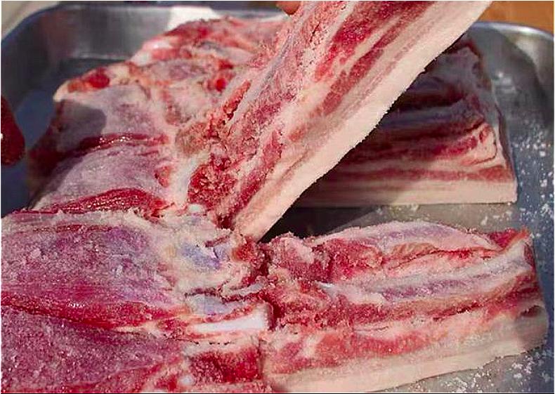 如何制作美味腊肉：10斤五花肉腌制秘方及步骤详解  第3张