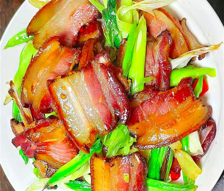 如何制作美味腊肉：10斤五花肉腌制秘方及步骤详解  第7张
