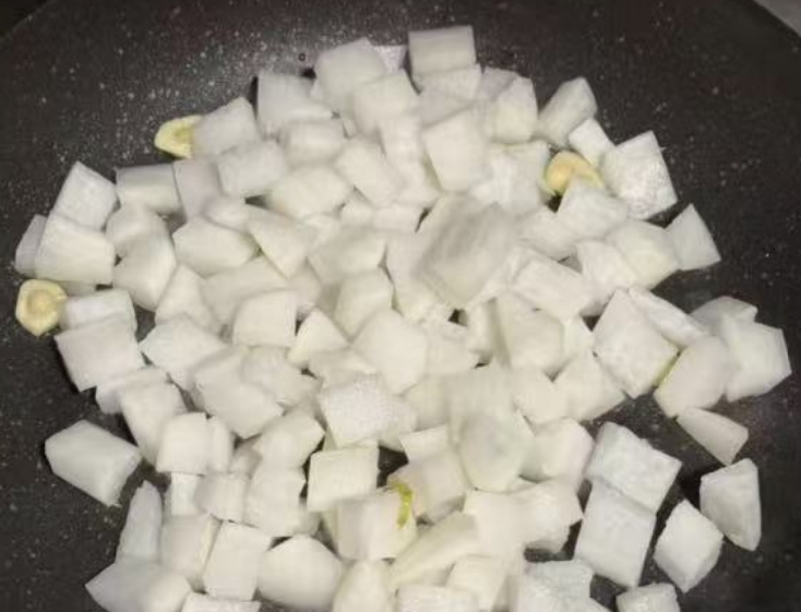 冬季滋补必备：4种适合中老年和孩子的营养肉菜，增强体质更健康  第2张