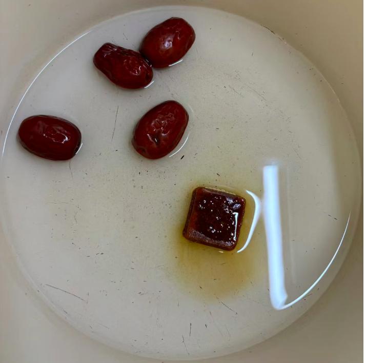 冬天驱寒暖身必备：3道适合女性冬季喝的汤饮，甜醋猪脚姜等美味食谱  第8张