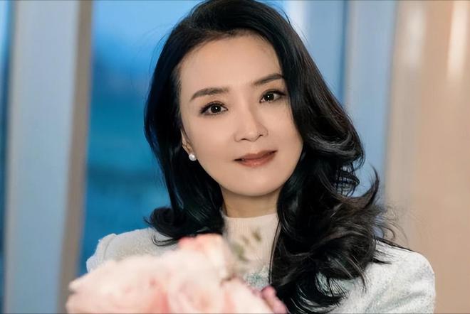 嫁入豪门后的王艳：从卑微到掌权，豪门生活背后的辛酸与逆袭  第9张