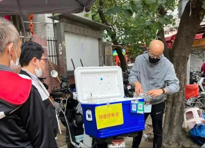 39岁失业白领菜市场重启人生：勇敢面对生活，不放弃希望  第1张