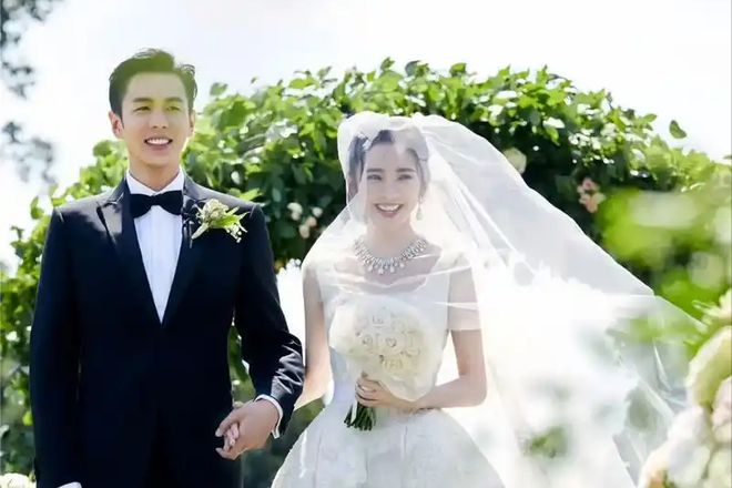 张若昀与唐艺昕爱尔兰古堡婚礼，爱情结晶诞生，事业家庭双丰收  第1张