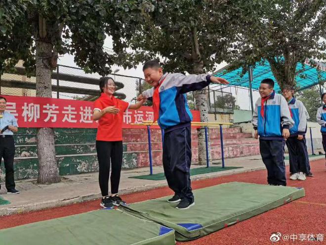 前国家体操队队员转型抖音主播：擦边舞争议与涨粉背后的故事  第1张