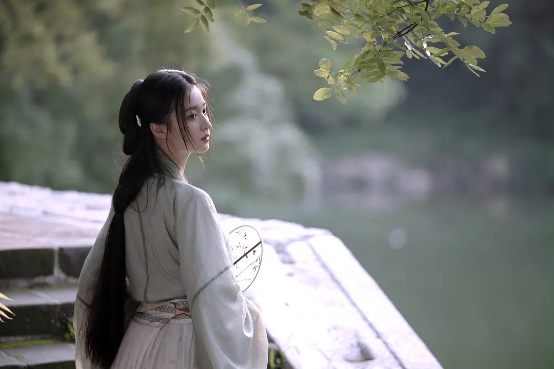 古风写真助力女明星进入娱乐圈，央视镜头下的中国式美人气质大比拼  第1张