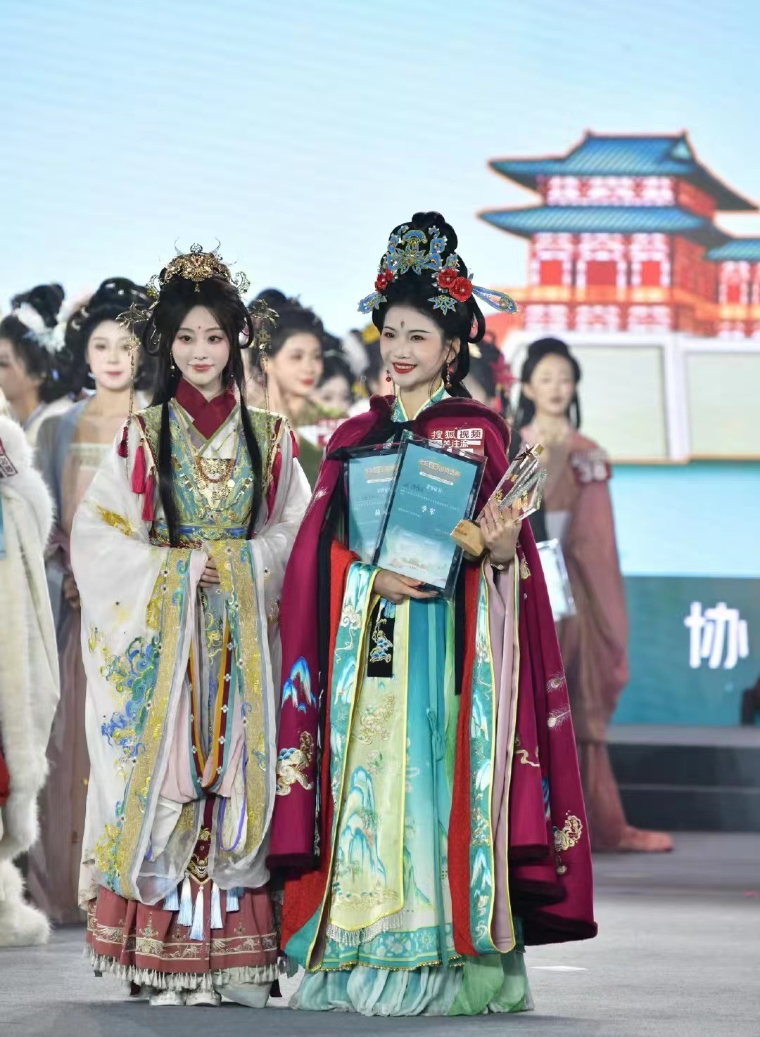 古风写真助力女明星进入娱乐圈，央视镜头下的中国式美人气质大比拼  第7张