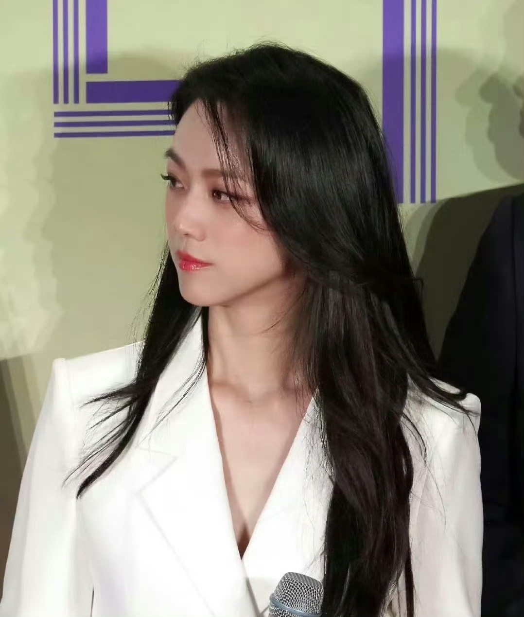 年龄增长下女明星抗老对比：张曼玉、莫文蔚、赵雅芝与汤唯的岁月痕迹  第15张