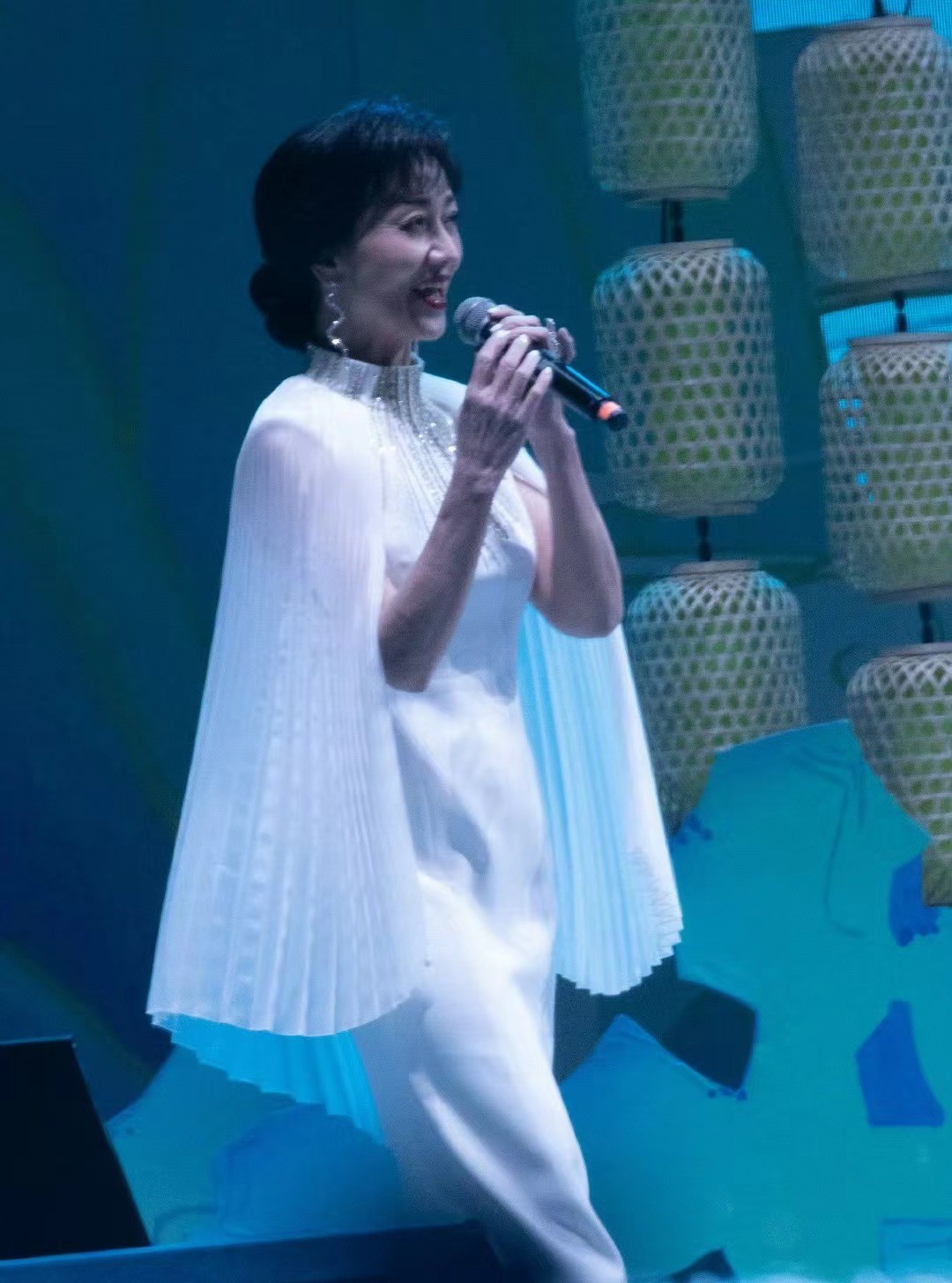 年龄增长下女明星抗老对比：张曼玉、莫文蔚、赵雅芝与汤唯的岁月痕迹  第3张