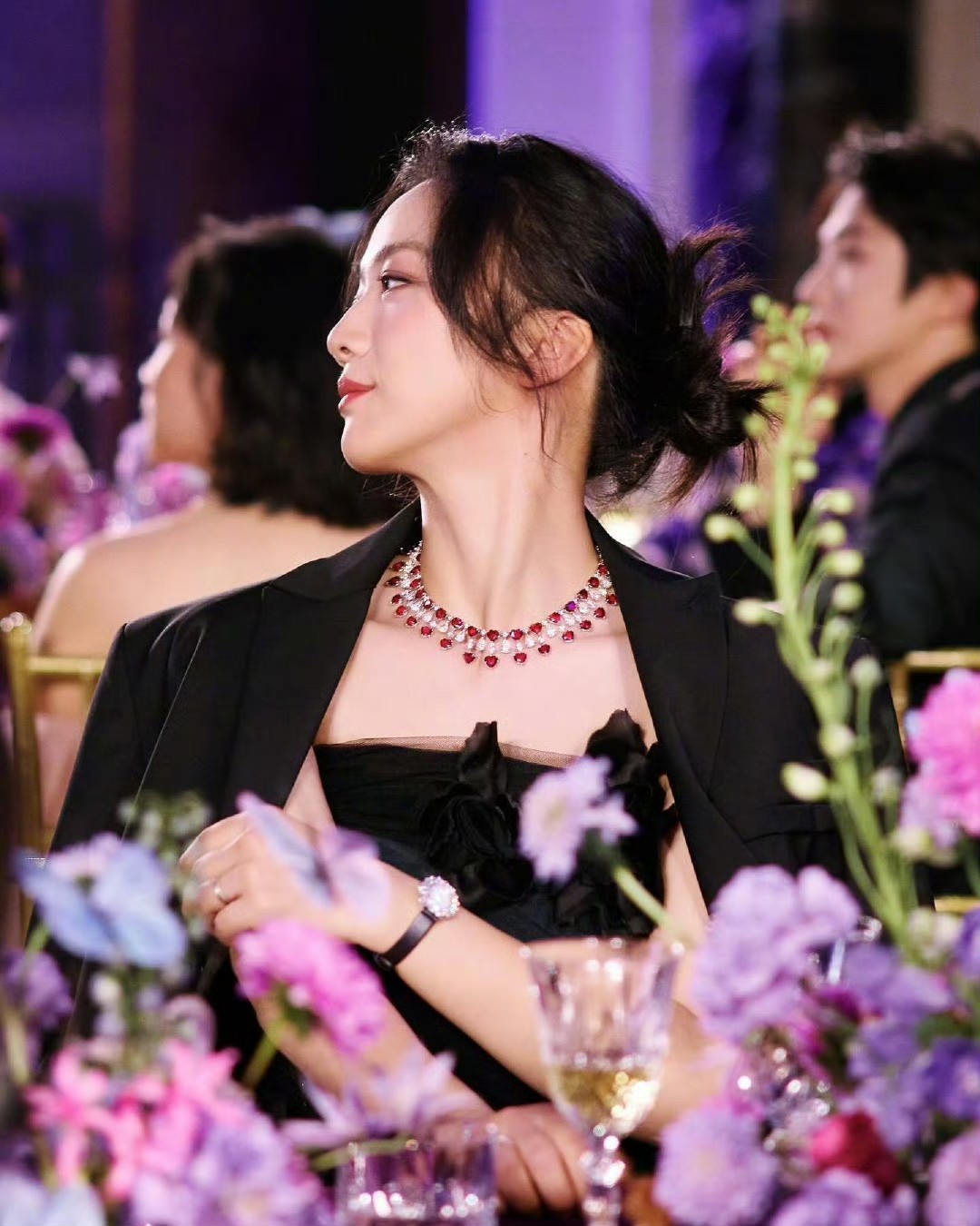 年龄增长下女明星抗老对比：张曼玉、莫文蔚、赵雅芝与汤唯的岁月痕迹  第10张