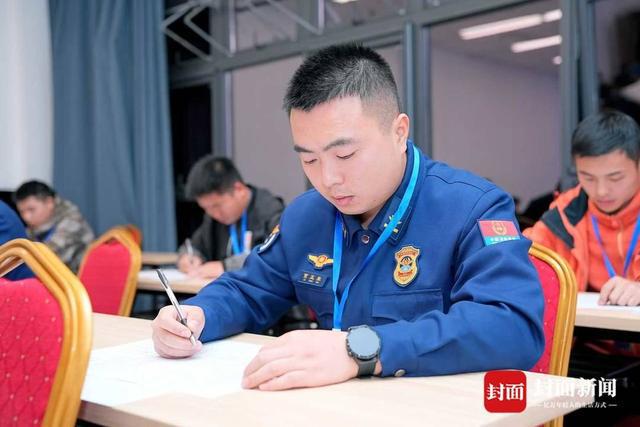 四川省达州市首次举办无人机应用职工职业技能大赛，川渝五地队伍同台竞技  第2张