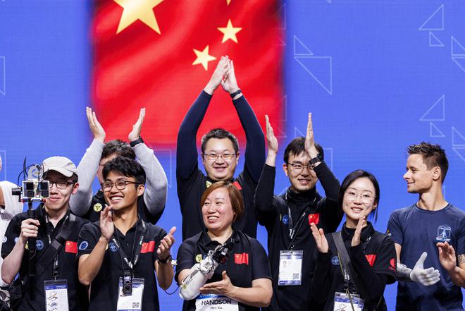 徐敏的机械手之旅：从美容手到仿生奥运冠军的蜕变  第1张