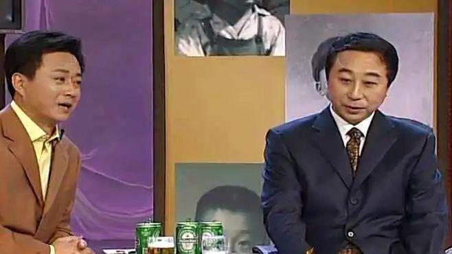 央视主持人朱军现身兰州黄河中山桥，满头银发沧桑引关注  第2张