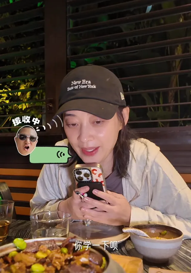 梅婷与曾剑幸福婚姻12年：恩爱夫妻共育儿女，甜蜜庆生羡煞旁人  第6张