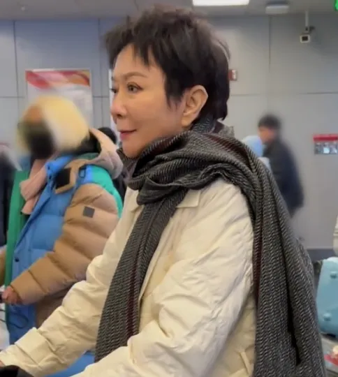 一路繁花：老牌女星与中生代女演员的综艺新尝试  第7张