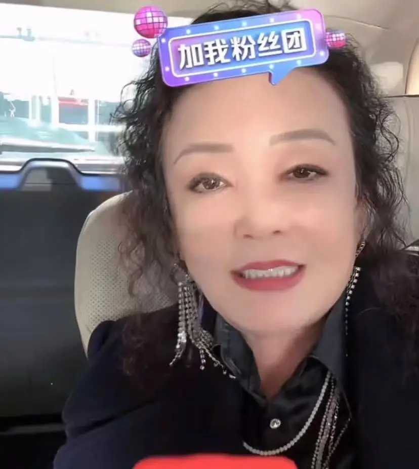 张兰麻六记创始人谈网暴与直播：66岁精气神十足，实业家性格尽显  第3张
