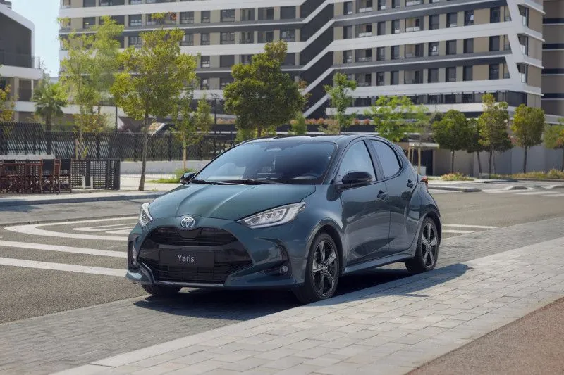 丰田发布2025款YARiS：延续经典设计，提供混动选择，将于2025年量产  第1张