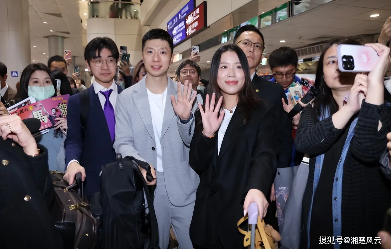 马龙随大陆高校师生抵台访问，奥运冠军马龙受宝岛民众热烈欢迎